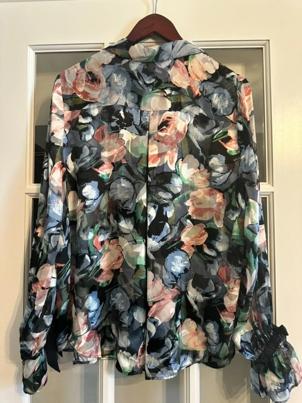 WHBM Floral Blouse with Bow Detail - Picture 2 of 3
